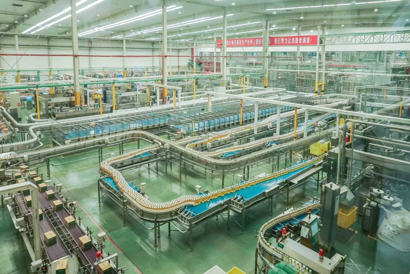 農(nóng)夫山泉發(fā)源地探秘 游客如織見證“大自然的搬運(yùn)工”如何將甘泉送到你我杯中